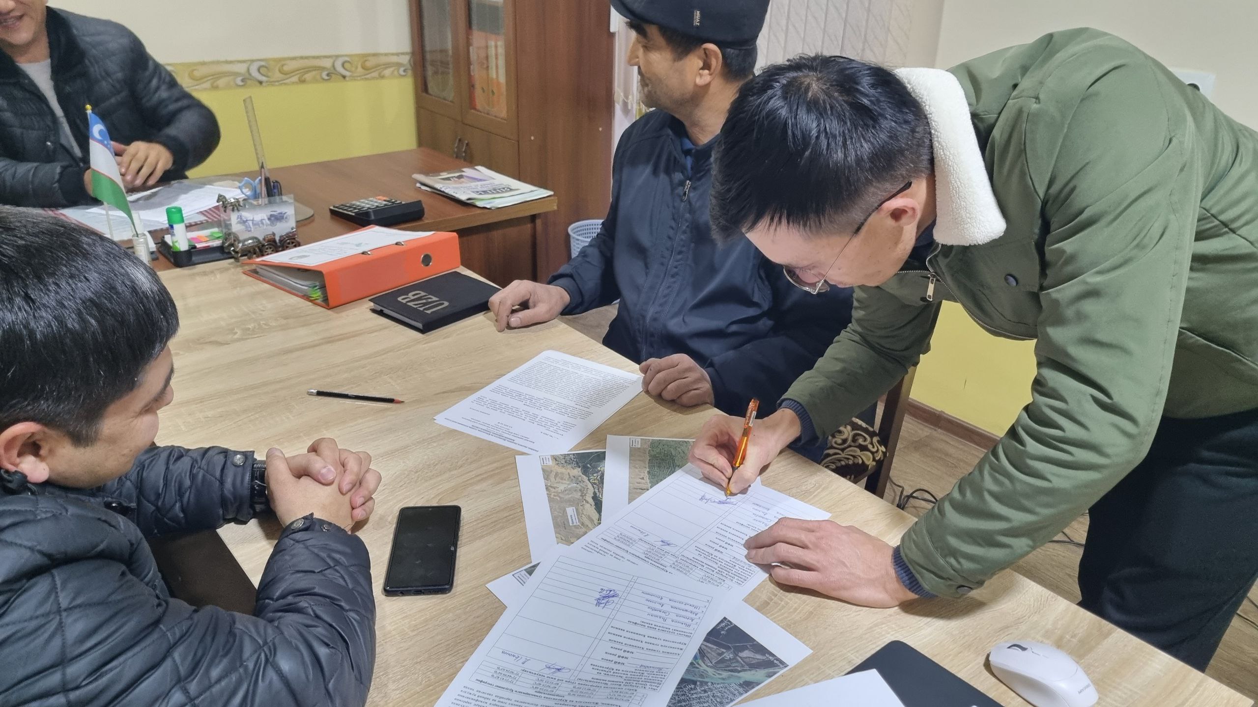  Andijon viloyati hududidagi daryo o‘zanlarini tozalash ishlarini olib borishni tashkil etish bo‘yicha jamoatchilik eshituvi bo‘lib o‘tdi 